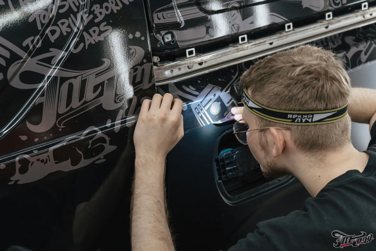 Разработали и реализовали дизайн-проект для Hyundai Staria, нового рабочего автомобиля Fat Tony! Как это было?